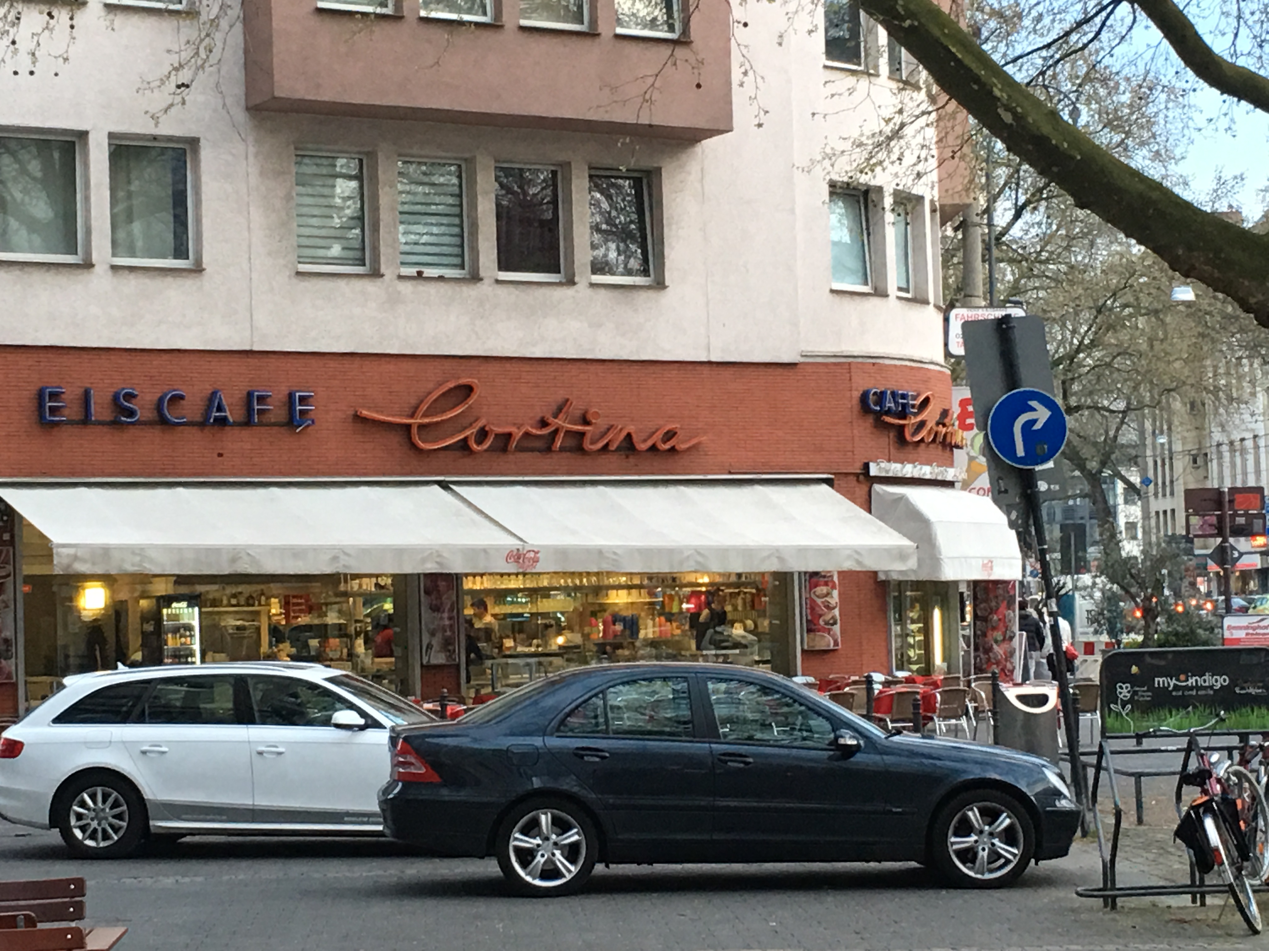 Außenansicht Eiscafé©, Cortina,  in Köln
